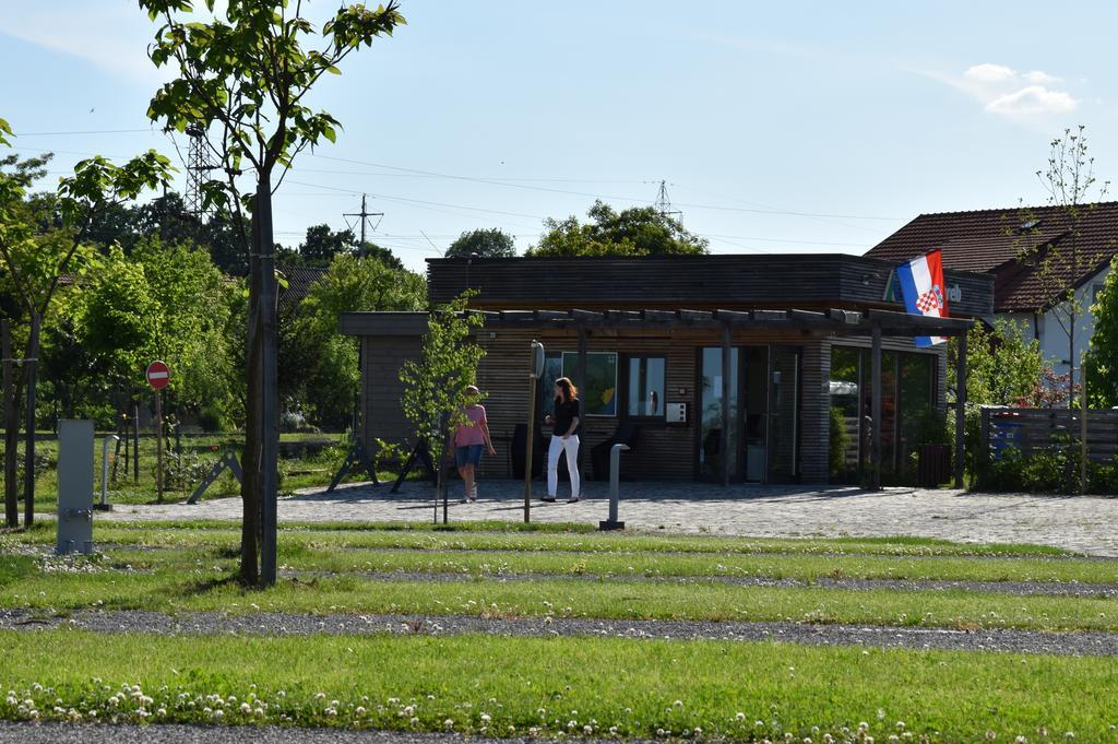 Zagreb Camp Bungalows Rakitje ภายนอก รูปภาพ